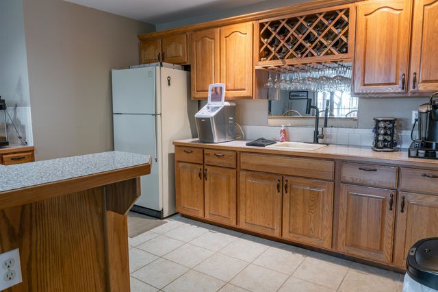 9 E Flanigan Dr, Augusta, KS 67010