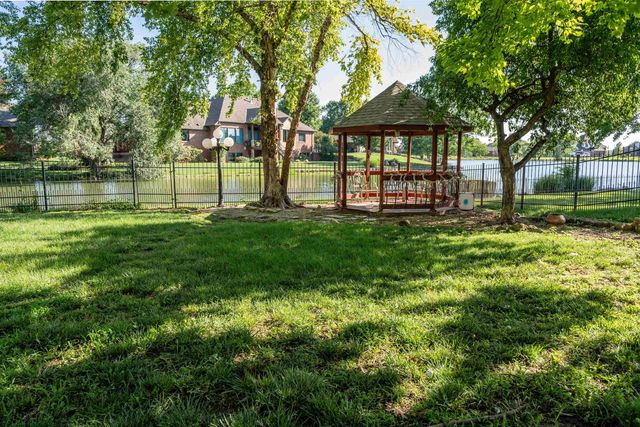 9 E Flanigan Dr, Augusta, KS 67010