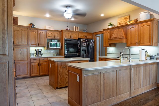 9 E Flanigan Dr, Augusta, KS 67010