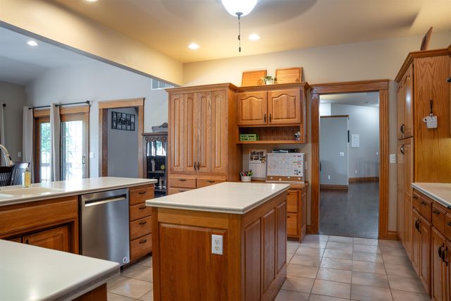 9 E Flanigan Dr, Augusta, KS 67010