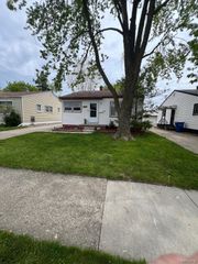 22480 Hillock Avenue, Warren, MI 48089