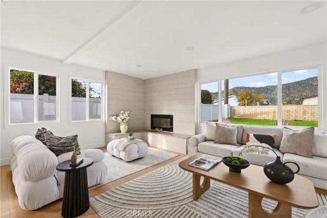 833 W Orangepath, Glendora, CA 91741