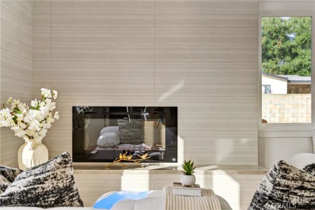 833 W Orangepath, Glendora, CA 91741