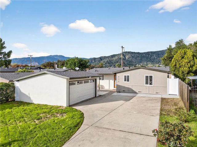833 W Orangepath, Glendora, CA 91741