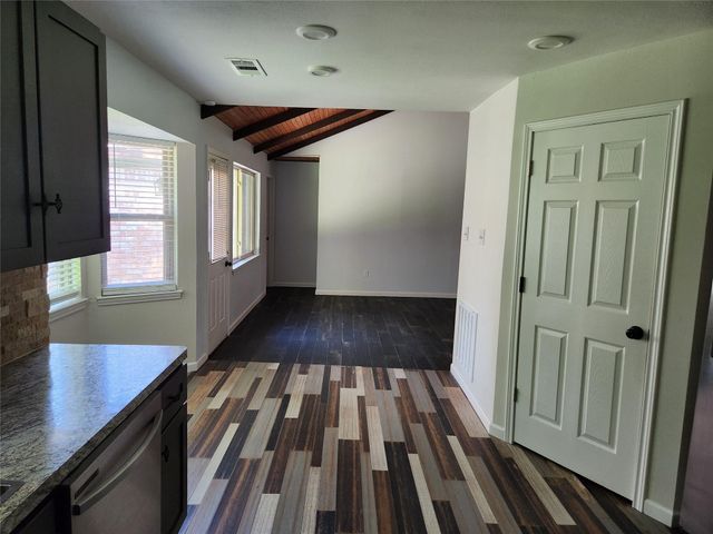 2006 Redwood Street, Kemah, TX 77565