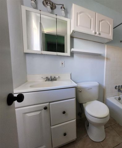 2006 Redwood Street, Kemah, TX 77565