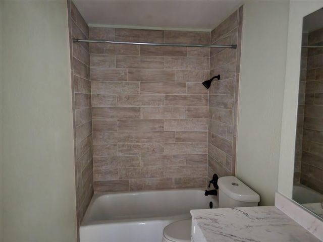2006 Redwood Street, Kemah, TX 77565