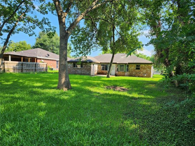 2006 Redwood Street, Kemah, TX 77565