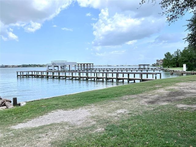 2006 Redwood Street, Kemah, TX 77565
