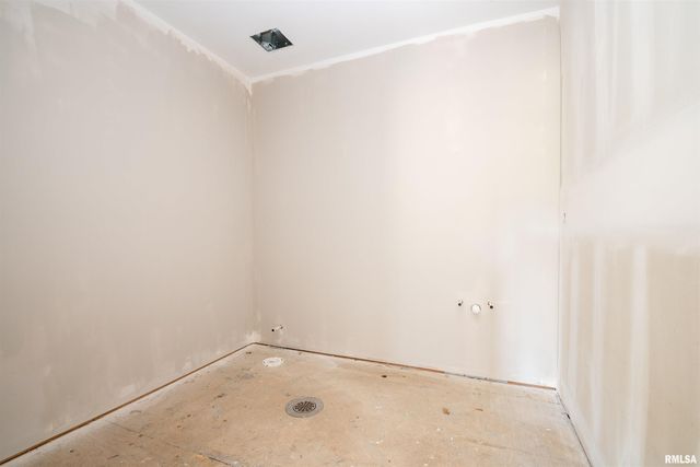 2207 N BROADWAY Street, Pekin, IL 61554