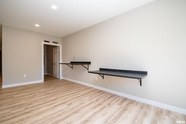 2207 N BROADWAY Street, Pekin, IL 61554