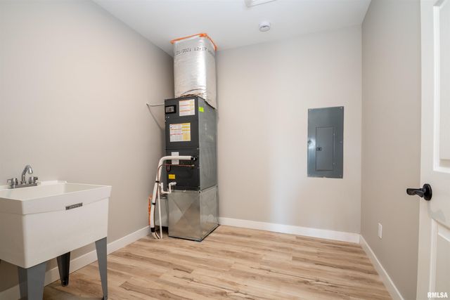 2207 N BROADWAY Street, Pekin, IL 61554