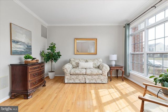 9231 GLEN MEADOW LN, Bristow, VA 20136