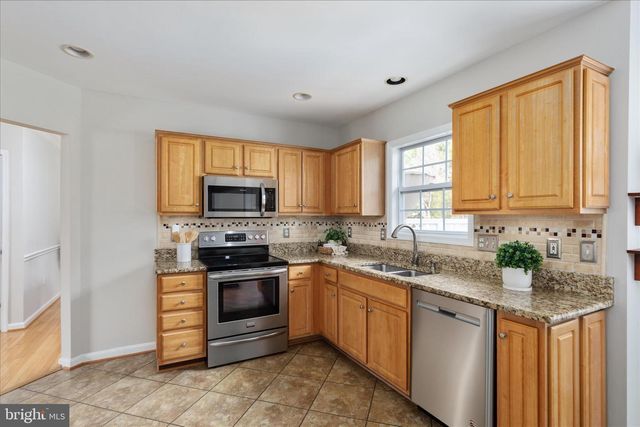 9231 GLEN MEADOW LN, Bristow, VA 20136