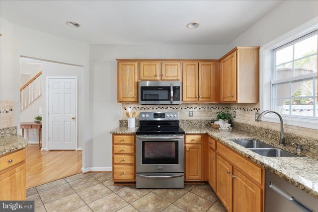 9231 GLEN MEADOW LN, Bristow, VA 20136