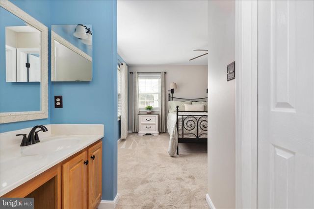 9231 GLEN MEADOW LN, Bristow, VA 20136