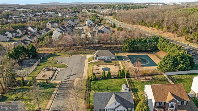 9231 GLEN MEADOW LN, Bristow, VA 20136