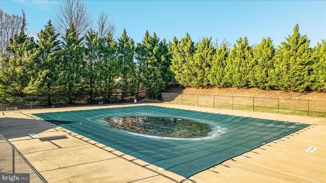 9231 GLEN MEADOW LN, Bristow, VA 20136