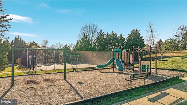 9231 GLEN MEADOW LN, Bristow, VA 20136