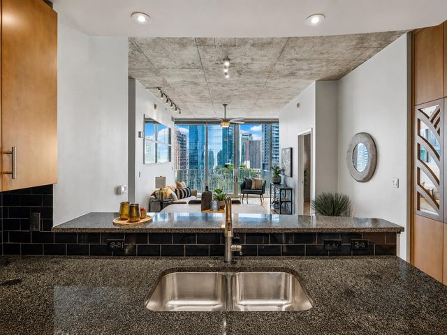 360 Nueces ST 2005, Austin, TX 78701