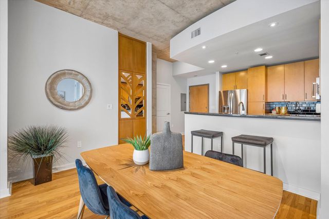 360 Nueces ST 2005, Austin, TX 78701