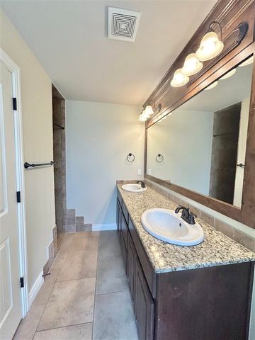 5060 NE Viking, Lawton, OK 73501