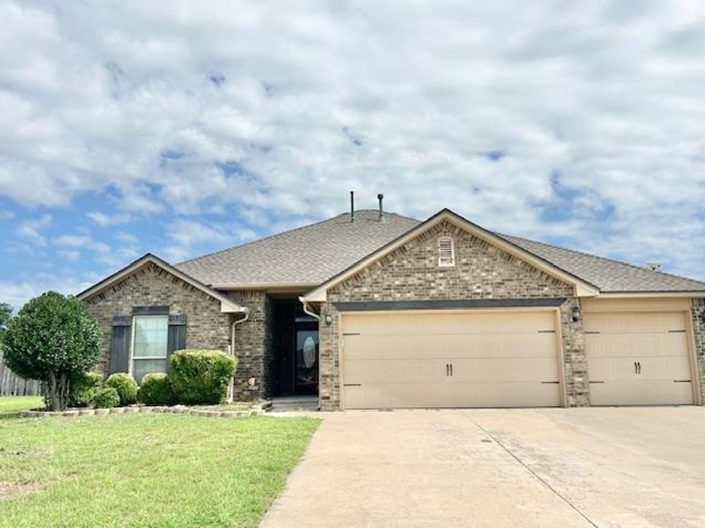 5060 NE Viking, Lawton, OK 73501