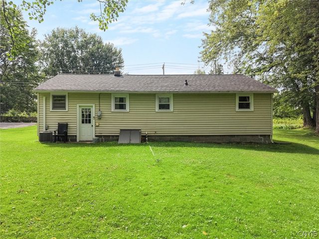 6449 Lakeshore Road, Cicero, NY 13039