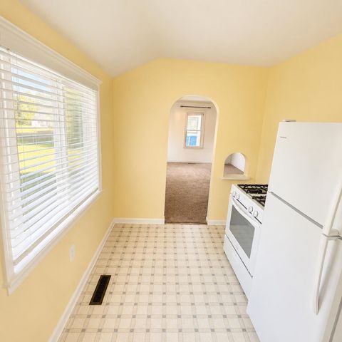 206 Cambridge Street, Bay City, MI 48708