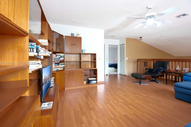 6320 NW 173rd St, Hialeah, FL 33015