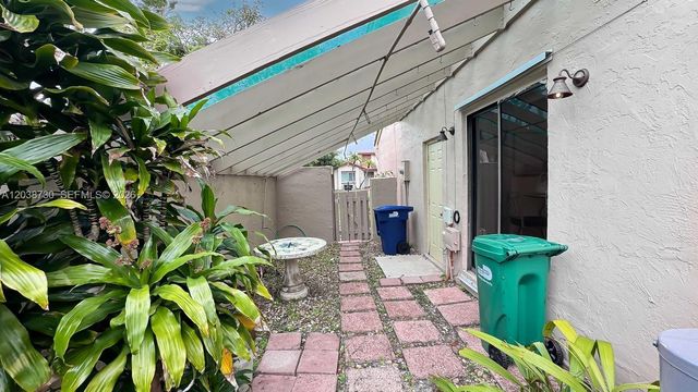 6320 NW 173rd St, Hialeah, FL 33015