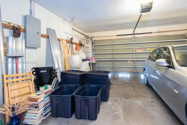 6320 NW 173rd St, Hialeah, FL 33015