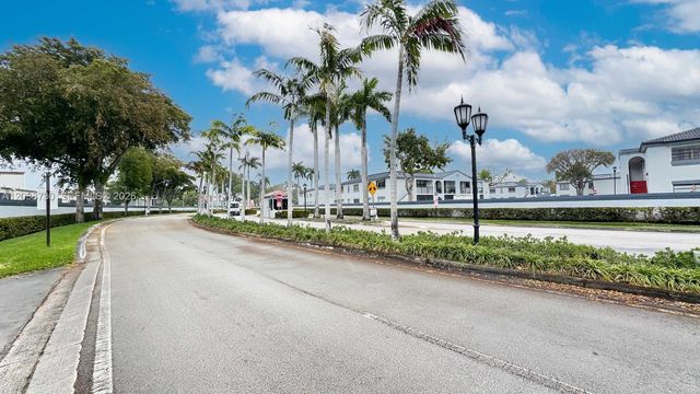 6320 NW 173rd St, Hialeah, FL 33015