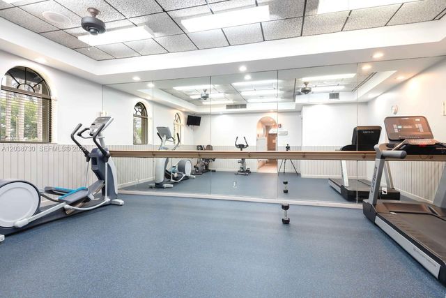 6320 NW 173rd St, Hialeah, FL 33015