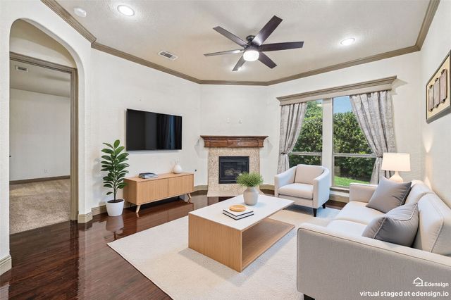 8421 La Fontaine Drive, North Richland Hills, TX 76182