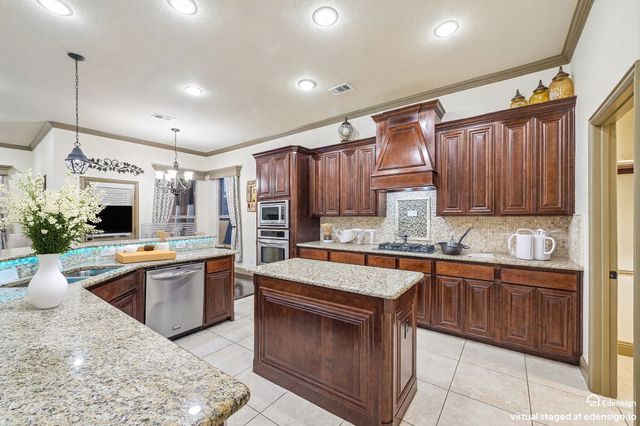 8421 La Fontaine Drive, North Richland Hills, TX 76182