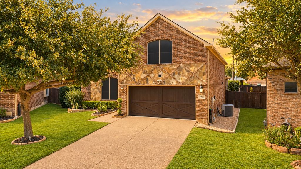 8421 La Fontaine Drive, North Richland Hills, TX 76182