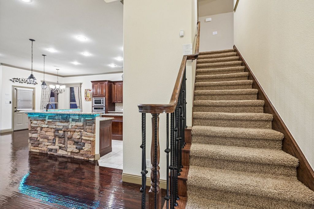 8421 La Fontaine Drive, North Richland Hills, TX 76182 — photo 2