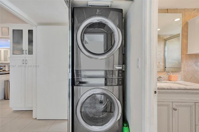 5005 Collins Ave 608, Miami Beach, FL 33140