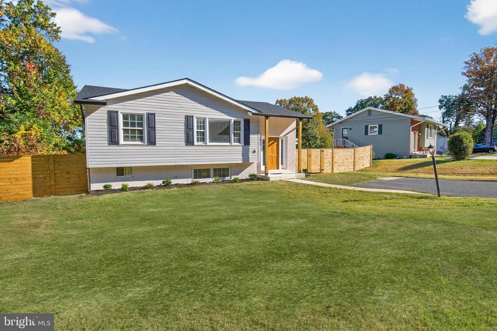 8915 SYLVANIA ST, Lorton, VA 22079