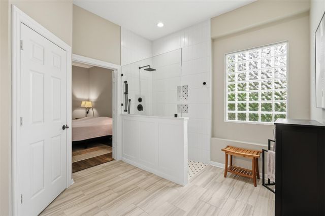 35 S Ashley Green, The Woodlands, TX 77382