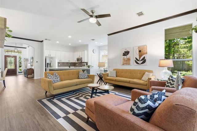 35 S Ashley Green, The Woodlands, TX 77382