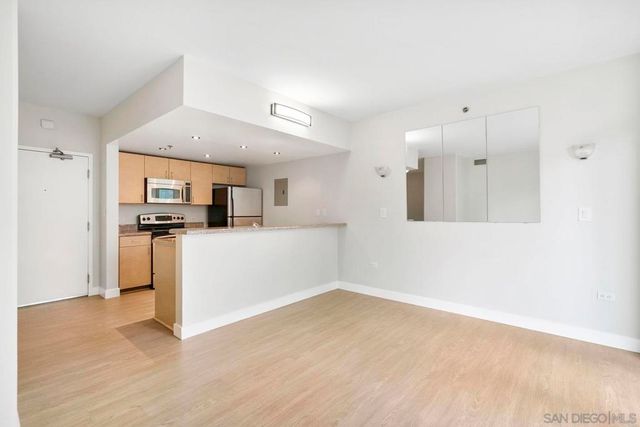 425 W Beech St 1003, San Diego, CA 92101