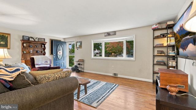 523 SHERWOOD LN, Hatboro, PA 19040