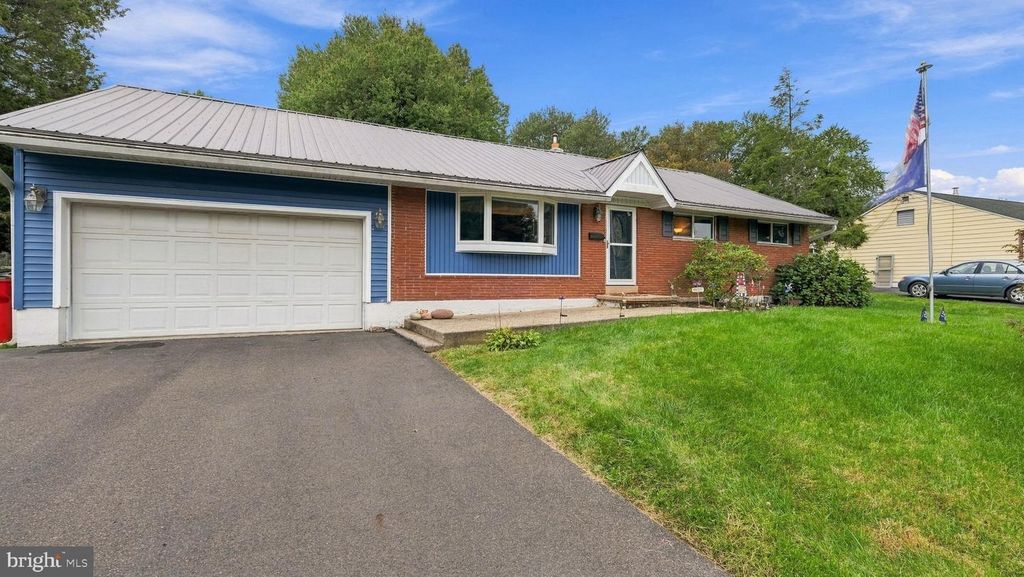 523 SHERWOOD LN, Hatboro, PA 19040