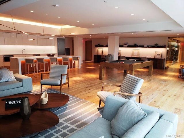 138-35 39th Avenue 12L, Flushing, NY 11354