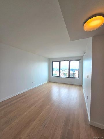 138-35 39th Avenue 12L, Flushing, NY 11354