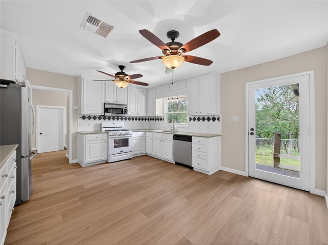 210 Harvard ST, San Marcos, TX 78666