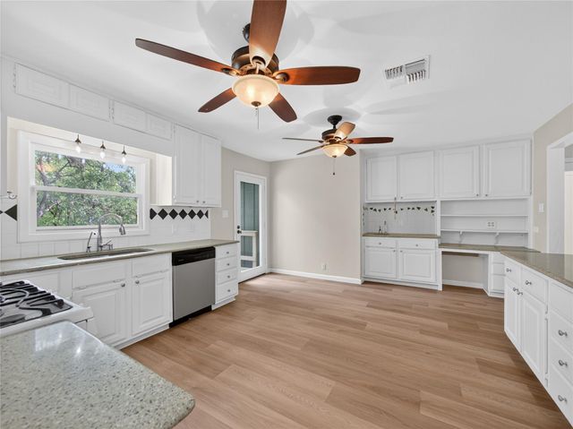210 Harvard ST, San Marcos, TX 78666