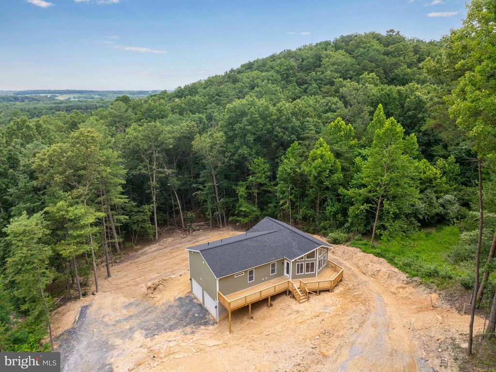 125 SPRING HOLLOW RD, Front Royal, VA 22630